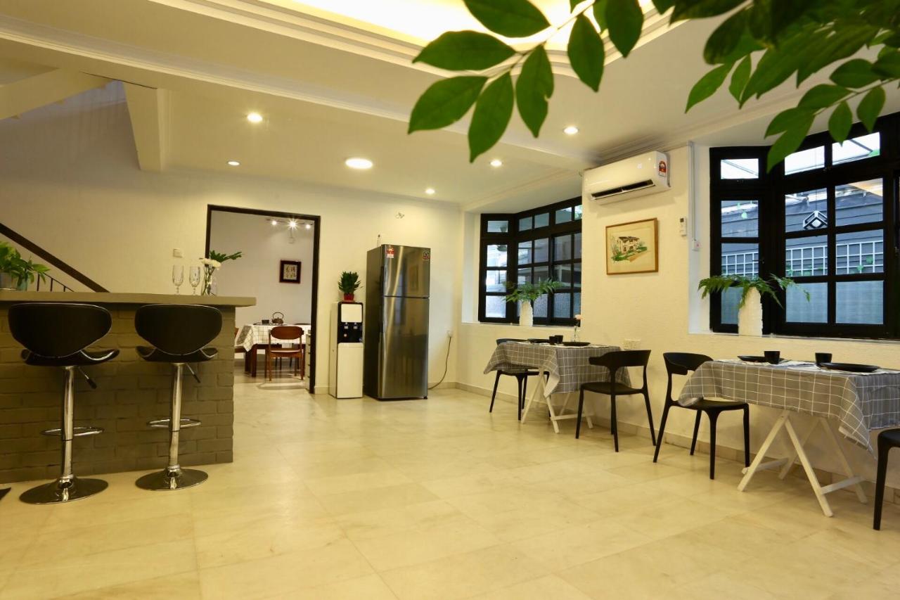 G Beach Front Villa Batu Feringgi Exteriér fotografie