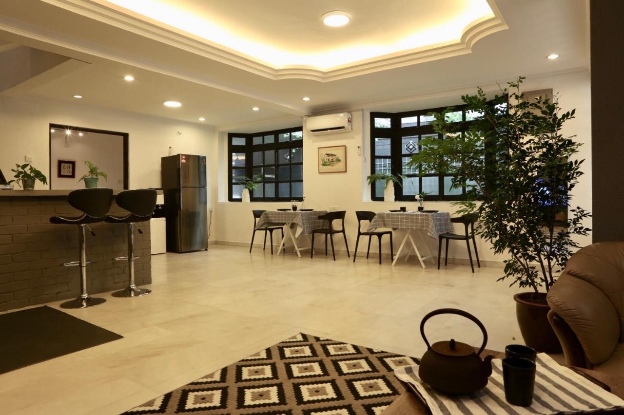 G Beach Front Villa Batu Feringgi Exteriér fotografie