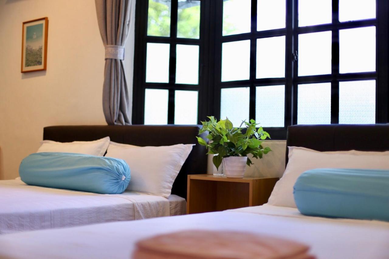 G Beach Front Villa Batu Feringgi Exteriér fotografie