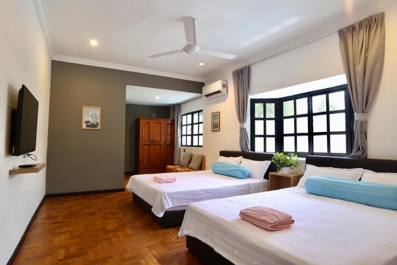 G Beach Front Villa Batu Feringgi Exteriér fotografie